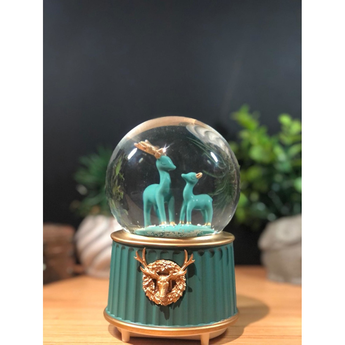 Lapidaria Geyik Ve Yavrusu Işıklı Müzikli Püskürtmeli Kar Küresi Büyük Boy