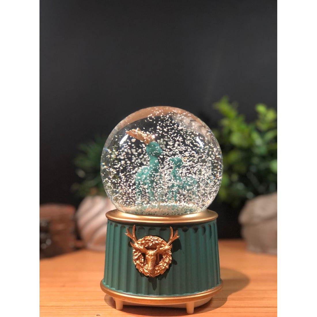 Lapidaria Geyik Ve Yavrusu Işıklı Müzikli Püskürtmeli Kar Küresi Büyük Boy