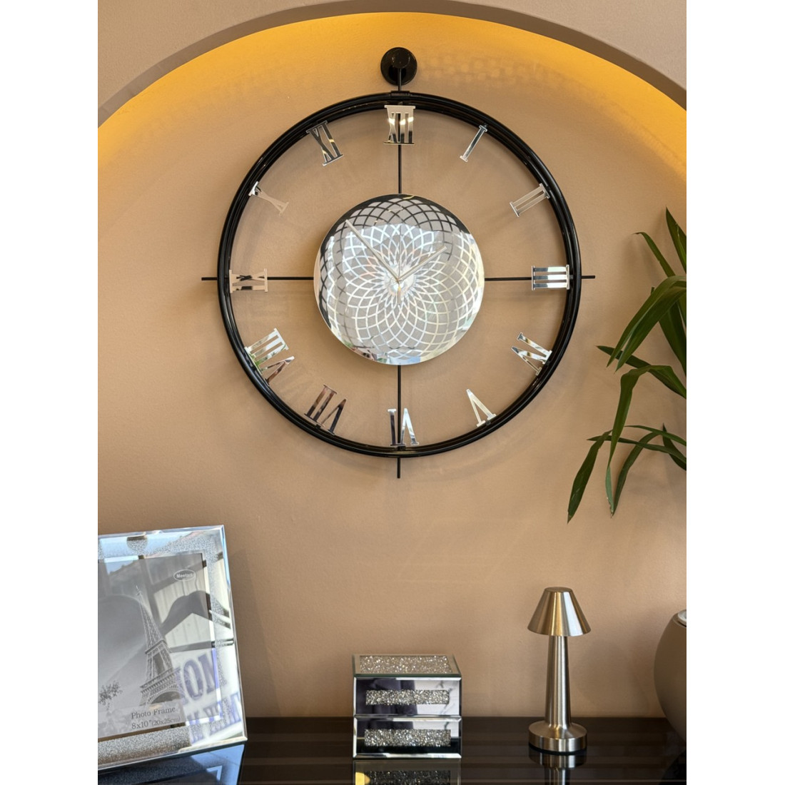 MetaQuartz Aksesuar Chakra Roma ( Siyah Gümüş ) Full Çelik Roma Rakamlı (Pilli Led) Modern (Mobilya) Duvar Saati