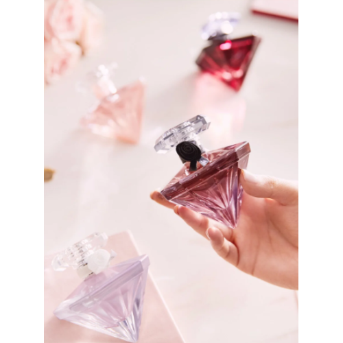 Lancome La Nuit Tresor EDP 30 ml Kadın Parfüm Turunçgil Koku ile Şık ve Zarif