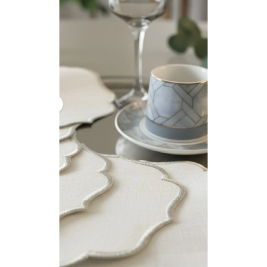 Simli 6 Adet Keten Kumaş Üzeri Nakışlı Kahve Yanı Sunumluk Kokteyl Peçetesi & Bardak Altlığı Gümüş