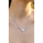 Lucente Jewellery Işıklı Hediye Kutulu Daldaki Kelebek 925 Ayar Gümüş Kaplama Sevgililer Günü Kelebekli Kadın Kolye